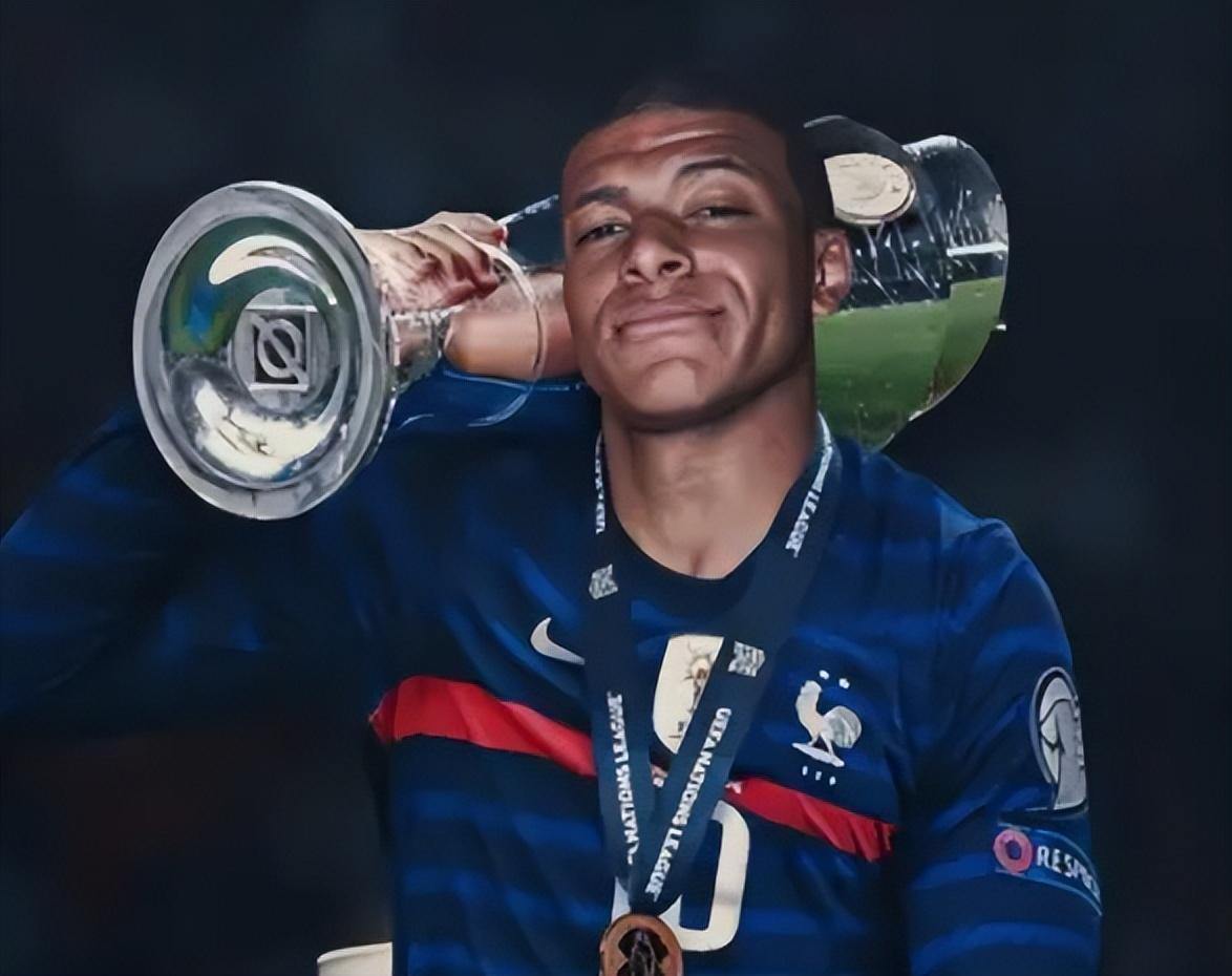 BLG惨败淘汰！knight承认：团战打不过，第3局不知道该玩什么英雄