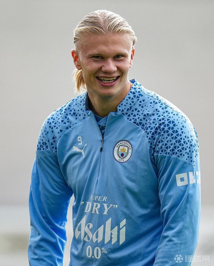 热火与公牛比赛因场地湿滑推迟开球：联合中心地板湿气导致开球时间大幅延后